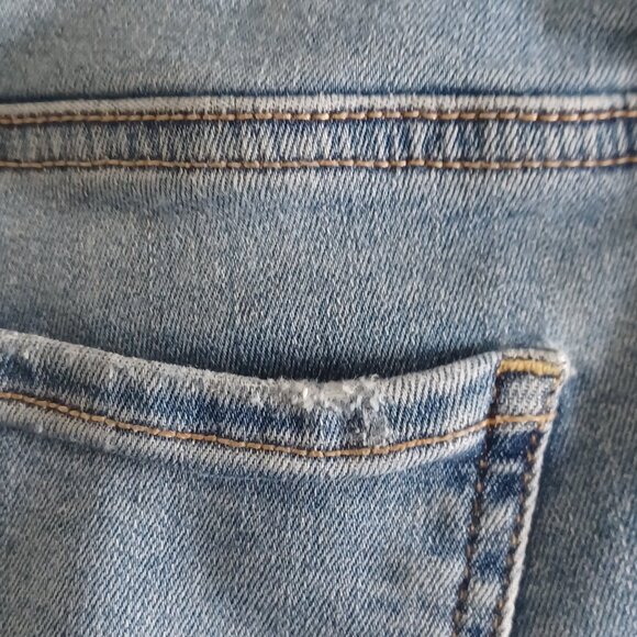 American Eagle jeans sz 8 - Picture 2 of 6